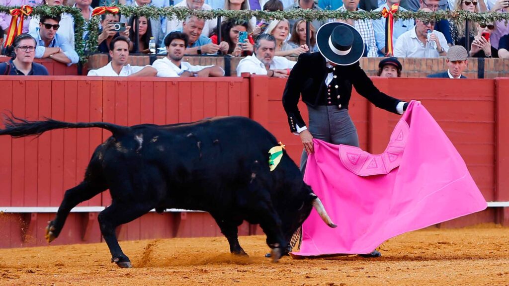 festival taurino benéfico en Sevilla, 12 octubre