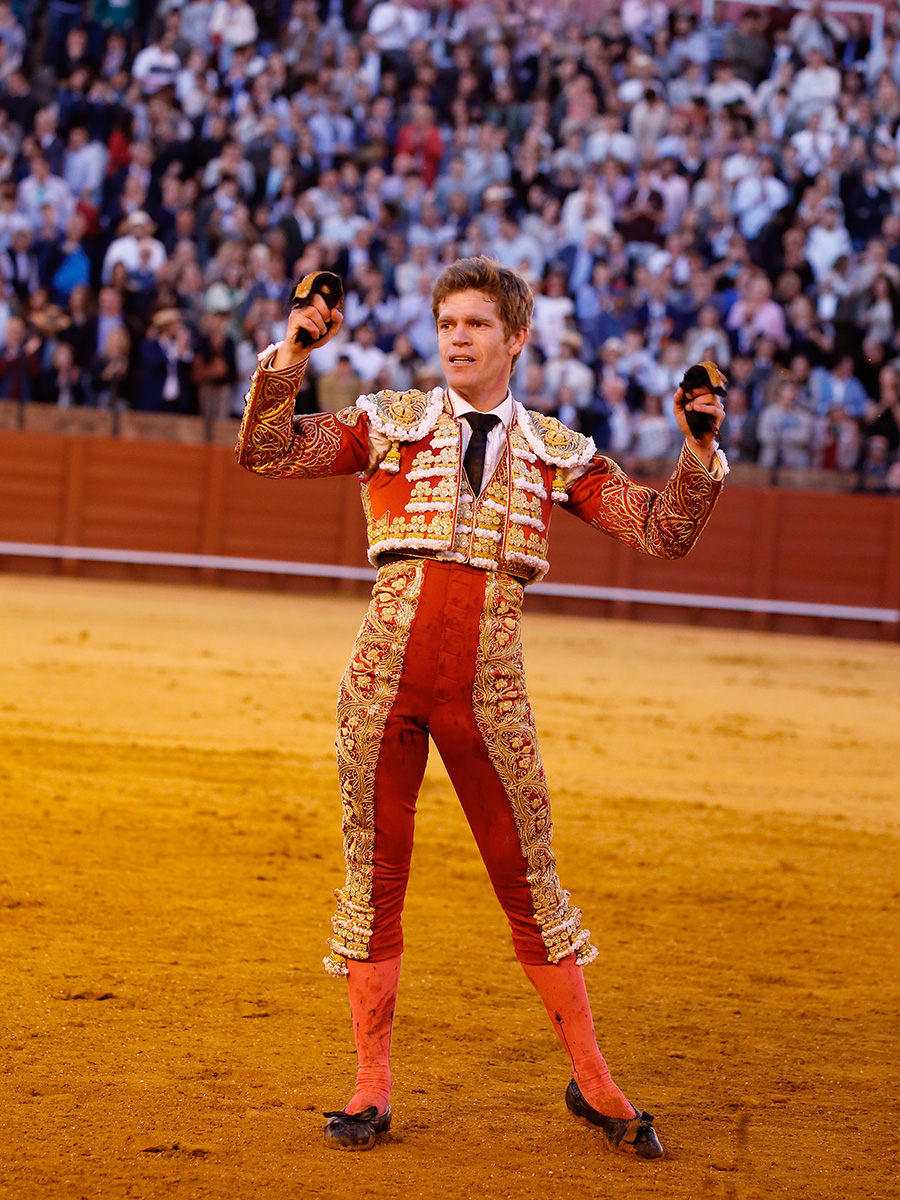 Borja Jiménez rescata Sevilla del desencanto ganadero